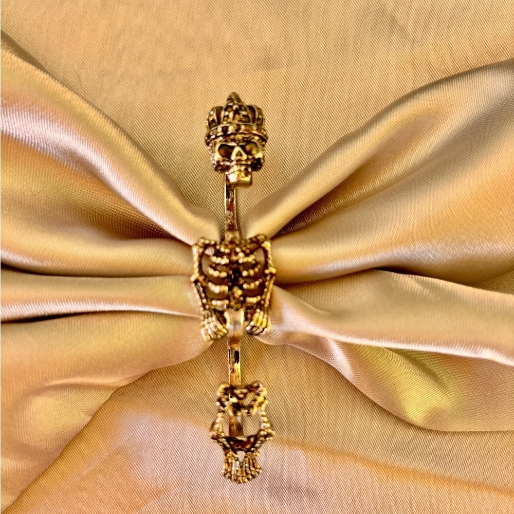 Skeleton Queen Multi-Finger Ring - Picture 3 of 16